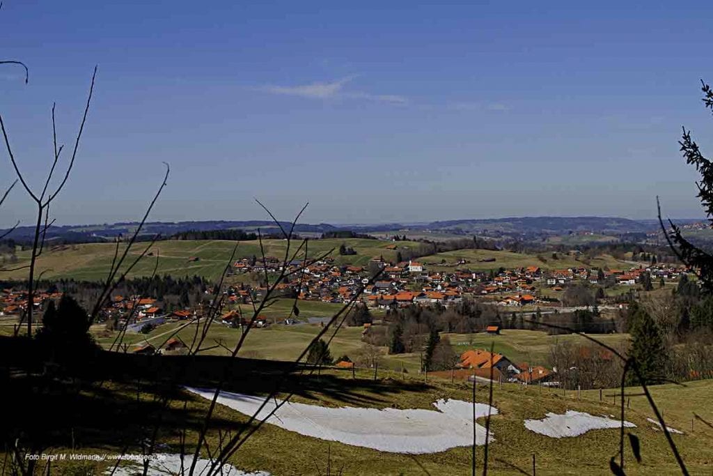 Ausblicke ins Tal während der Wanderung auf das Hörnle