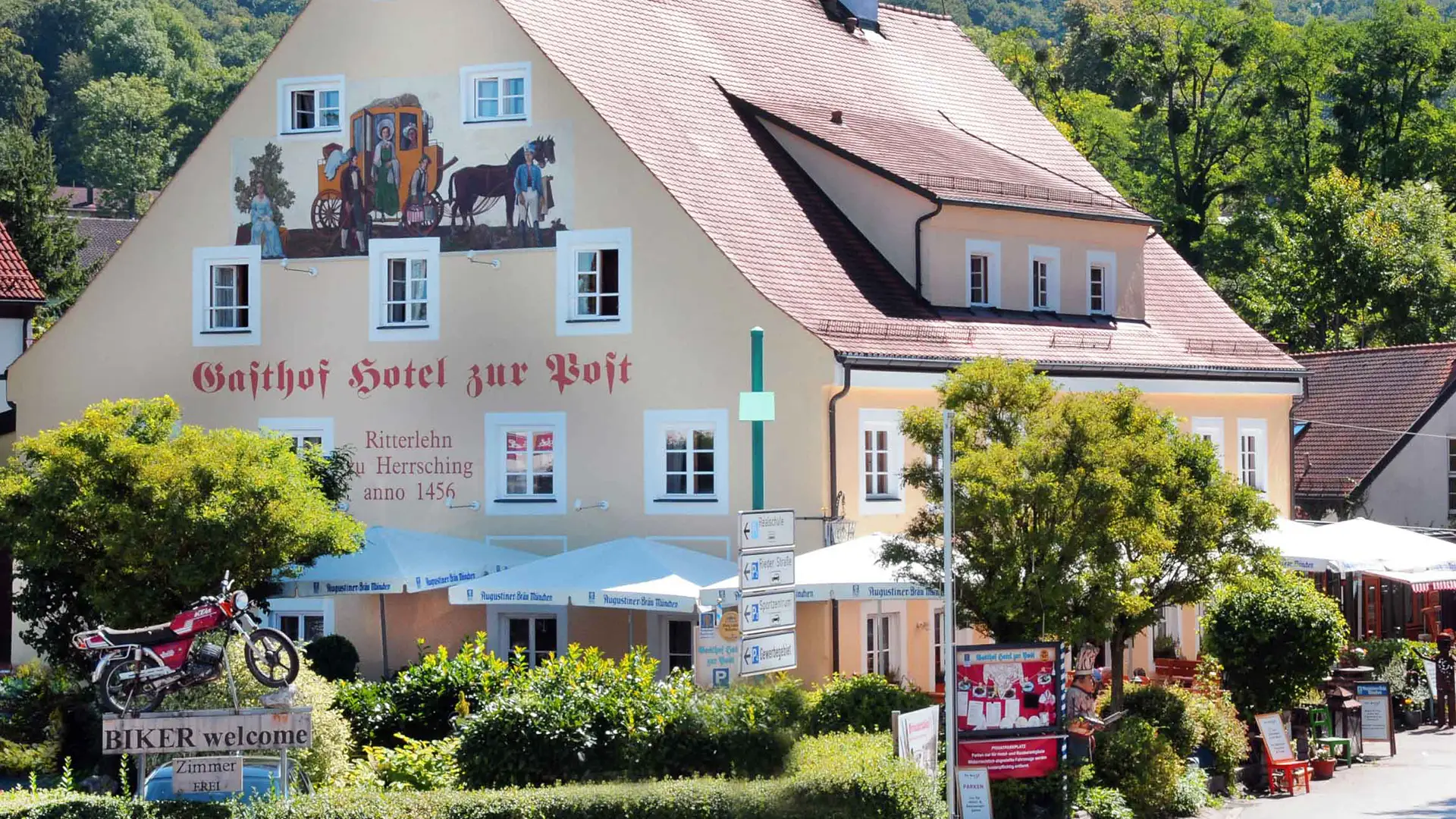 Aussenansicht die Post Herrsching am Ammersee