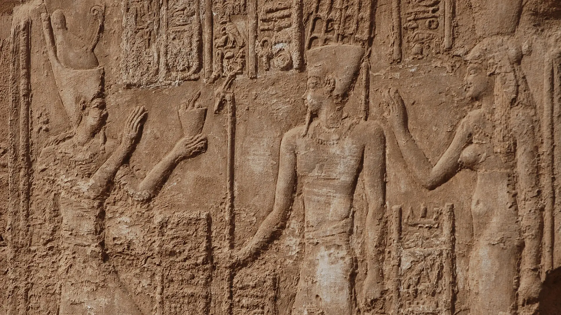 fuenfseen-aegypten-tempelrelief-hieroglyphen-c-pexels Ägypten – Reiseziel für die Jahrhundert-Sonnenfinsternis 2027