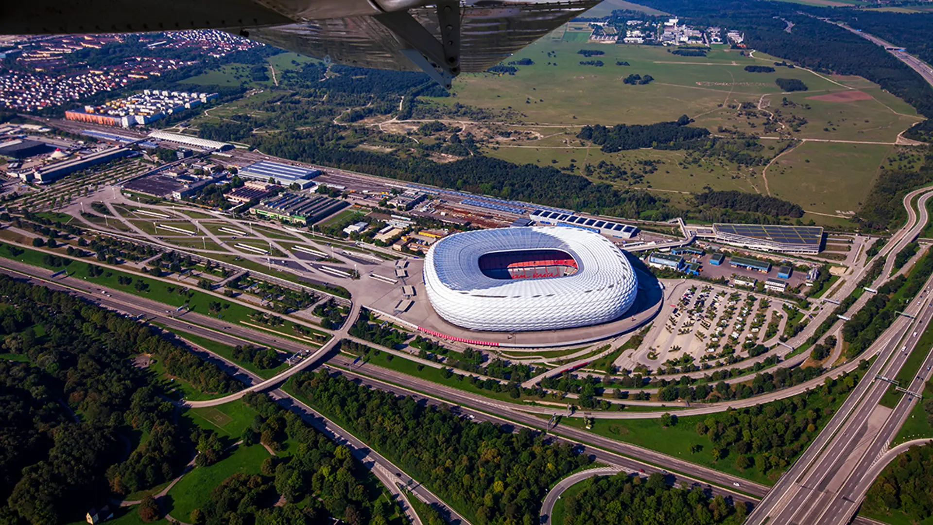alpen air blick auf die Allianz Arena München