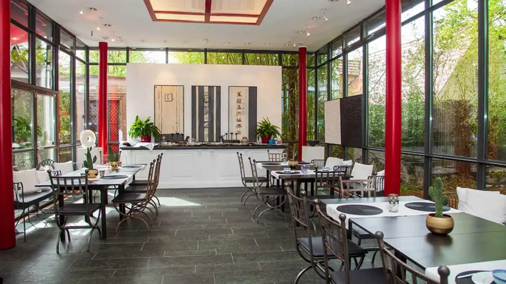 Tagungsraum in rot weiß galerie & Art-Hotel Am Eichholz