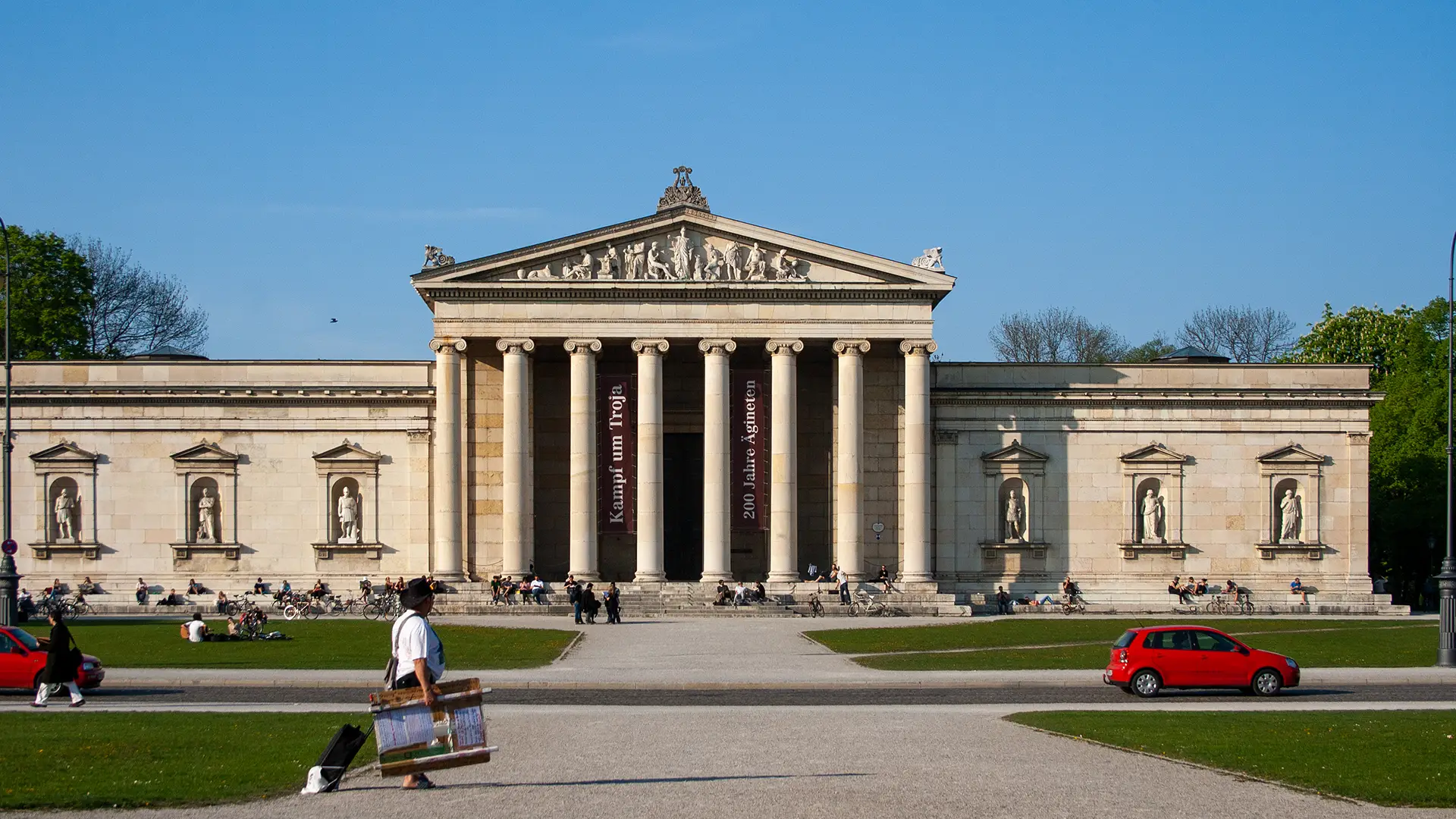 Glyptothek München Maxvorstadt - im sommer
